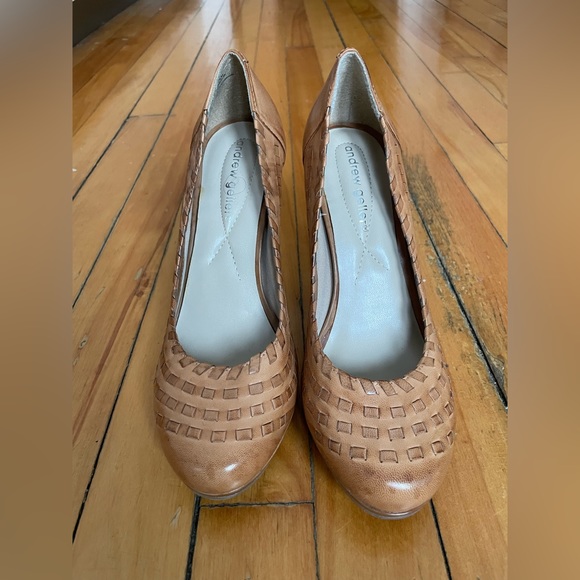 High heels - never worn - Picture 2 of 5